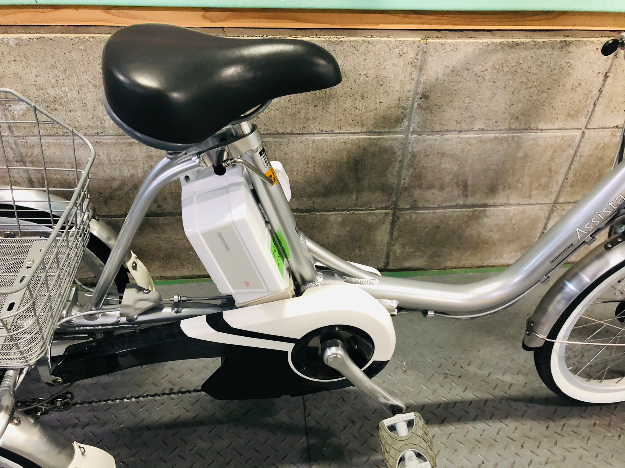 【SOLD OUT】電動自転車 ブリヂストン アシスタ 大人気三輪 大容量12.8Ah 極上バッテリー シルバー | 国産・中古の激安電動