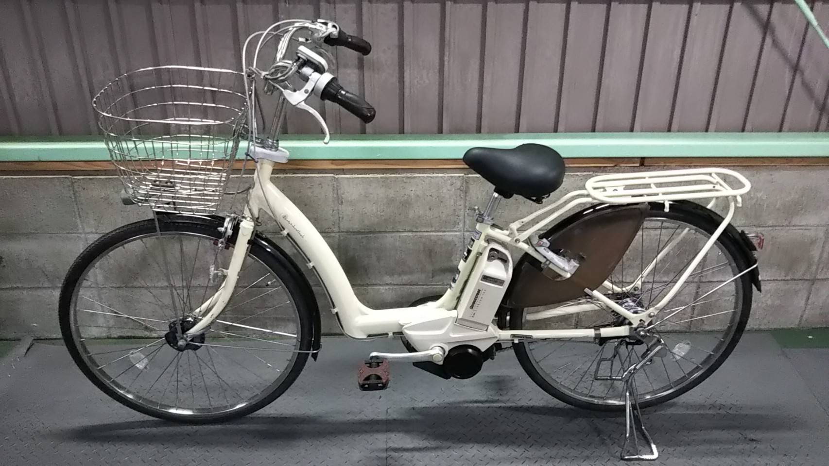 ブリヂストン バッテリー新品電動自転車 26インチ白色-